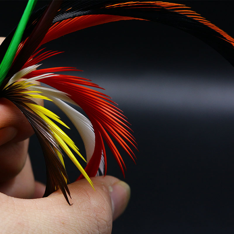 ペルスーアダー 20個/袋 手摘みグースバイオットフェザー  - Fishing Lure Popper のレビューと価格